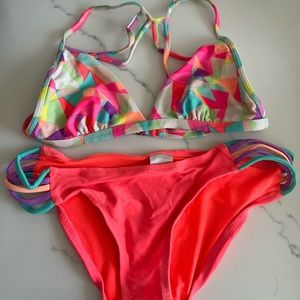 Jrs Vibrant Colorlock Bathing Suit, Size M